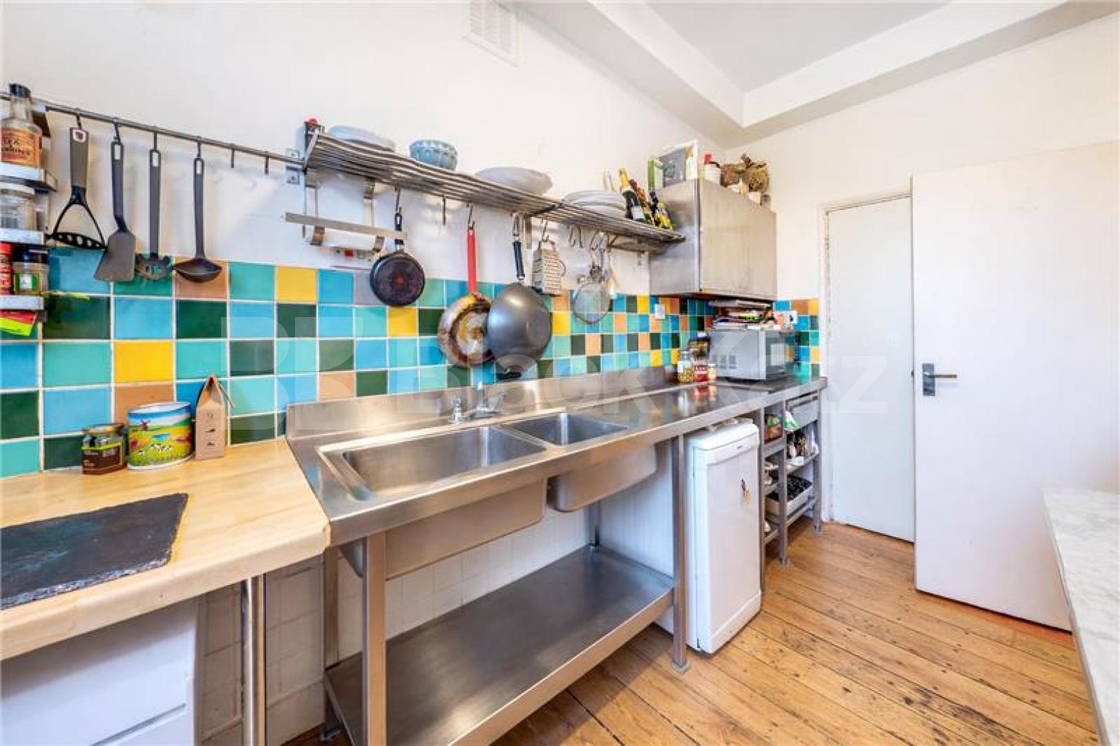 Luxury One Bedroom Residence Moments from Hyde Park  Gloucester Terrace, Paddington / Bayswater